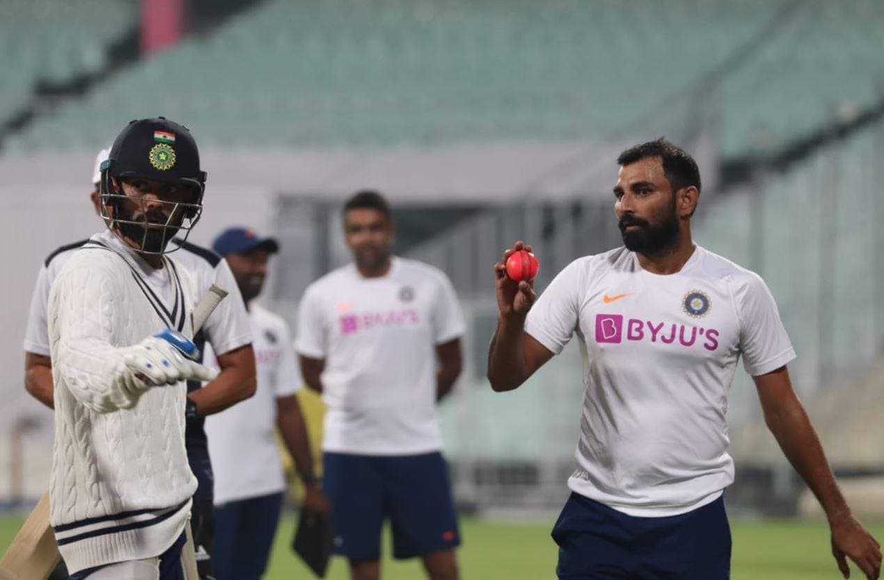 मैच से पहले पिंक सिटी बना कोलकाता, बाजार में आई गुलाबी मिठाई