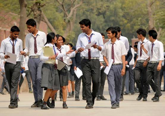 डॉक्टर, इंजीनियर, आईएएस से CA तक... जानें, क्या है उम्र सीमा