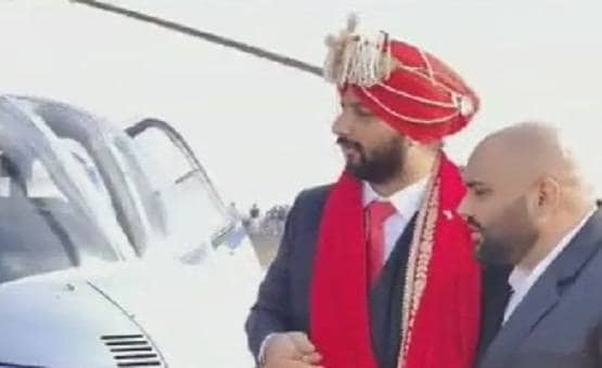 मां की इच्छा-पत्नी को सरप्राइज, हेलिकॉप्टर से दुल्हन लेने पहुंचा दूल्हा