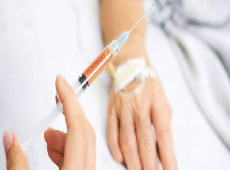 पुरुष लगा लें ये इंजेक्शन तो 13 साल तक नहीं होंगे बच्चे