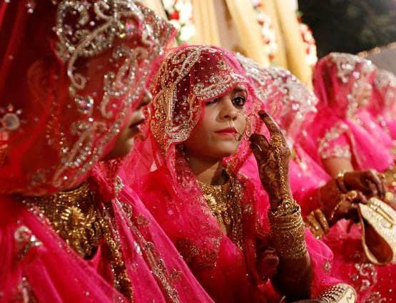 धर्म बदल पाकिस्तानी से की शादी, अब चुकानी पड़ रही कीमत