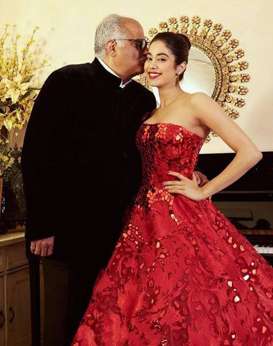 पापा के बर्थडे पर जाह्नवी कपूर ने शेयर किए खूबसूरत फोटोज, लिखा स्पेशल नोट