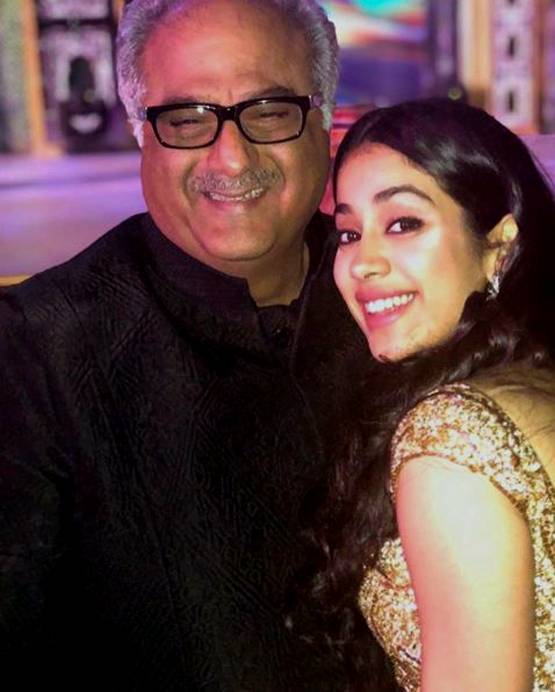 पापा के बर्थडे पर जाह्नवी कपूर ने शेयर किए खूबसूरत फोटोज, लिखा स्पेशल नोट