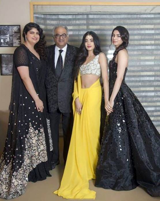 पापा के बर्थडे पर जाह्नवी कपूर ने शेयर किए खूबसूरत फोटोज, लिखा स्पेशल नोट