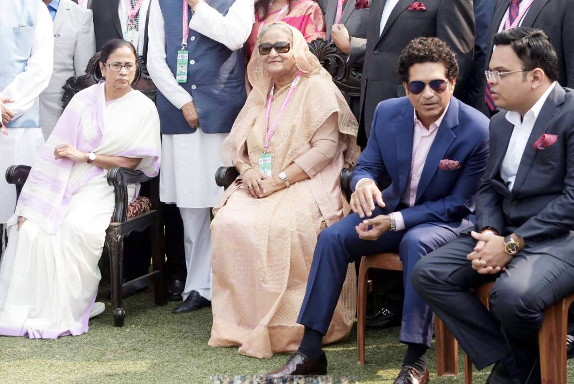 जय शाह के साथ दिखीं ममता बनर्जी, देखिए पिंक बॉल टेस्ट की तस्वीरें