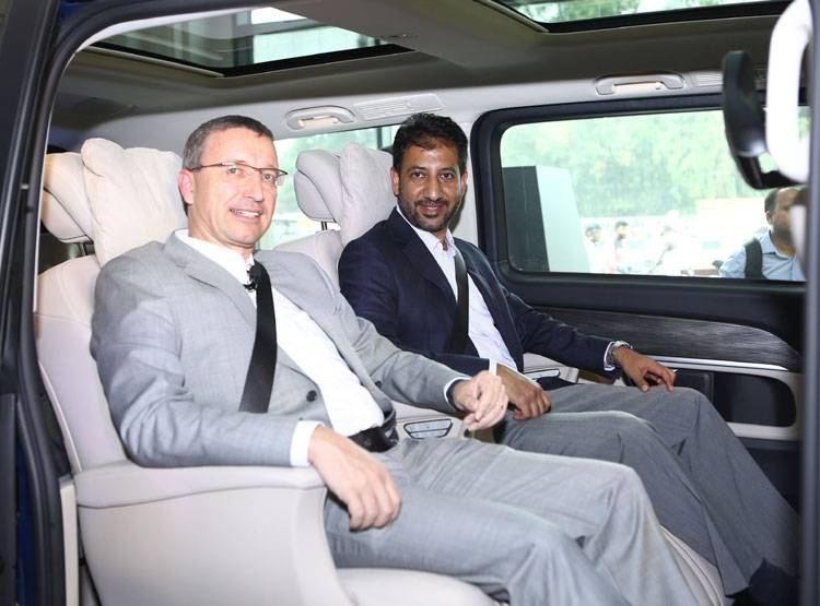 मर्सिडीज की इस नई कार में मसाज सीट भी, जान लीजिए कितनी है कीमत