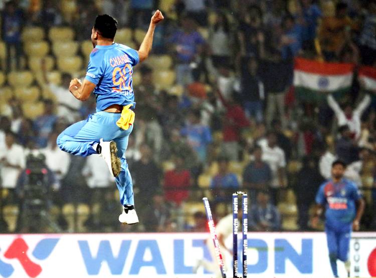 बांग्लादेश के छुड़ाए 'छक्के', अब पिता ने खोला चाहर की जादुई गेंदबाजी का राज