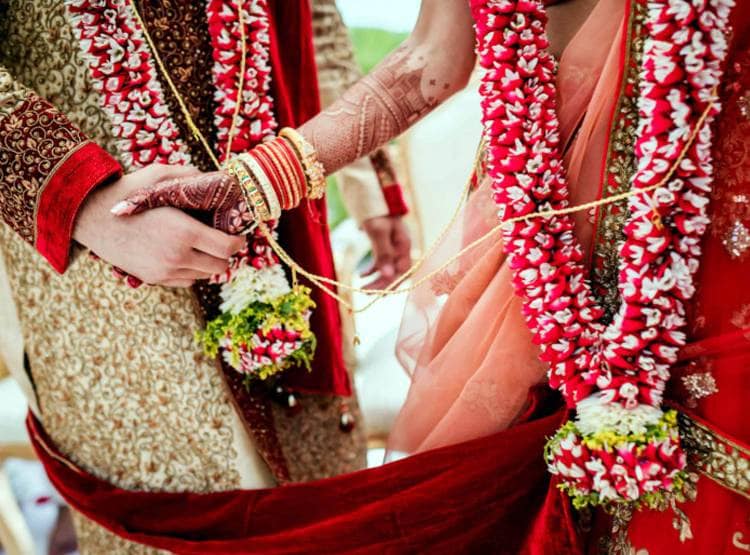 पत्नी को मारी गोली, 15 द‍िन बाद म‍िली बॉडी, 8 माह पहले हुई थी शादी