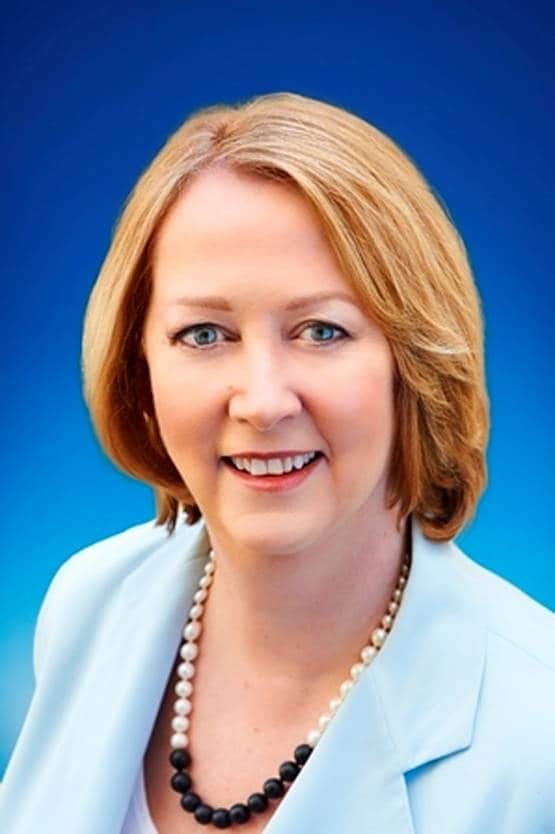 भीड़भरी बस में शारीरिक संबंध बना रहा था कपल, निकला अरेस्ट वारंट