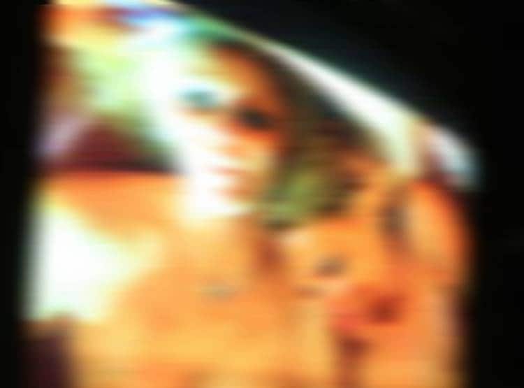 अचानक बस स्टैंड पर चलने लगी पोर्न फिल्म, वीडियो हो गया वायरल