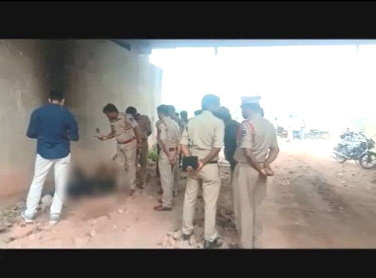 सुनसान जगह पंक्चर हुई लेडी डॉक्टर की स्कूटी, सुबह मिली जली लाश