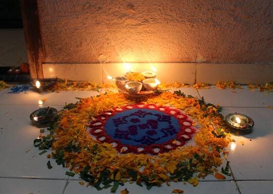 देव दिवाली पर इन उपायों से प्रसन्न होंगी मां लक्ष्मी, बढ़ेगी समृद्धि