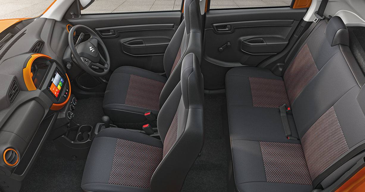 पहले महीने ही मारुति की मिनी SUV S-Presso का जलवा, पिछड़ी ये कारें