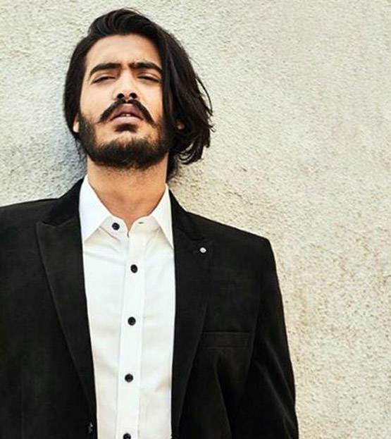 पूनम पांडे संग रहा अफेयर, अब संन्यास लेने जा रहे विनोद खन्ना के बेटे