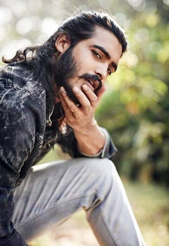 पूनम पांडे संग रहा अफेयर, अब संन्यास लेने जा रहे विनोद खन्ना के बेटे