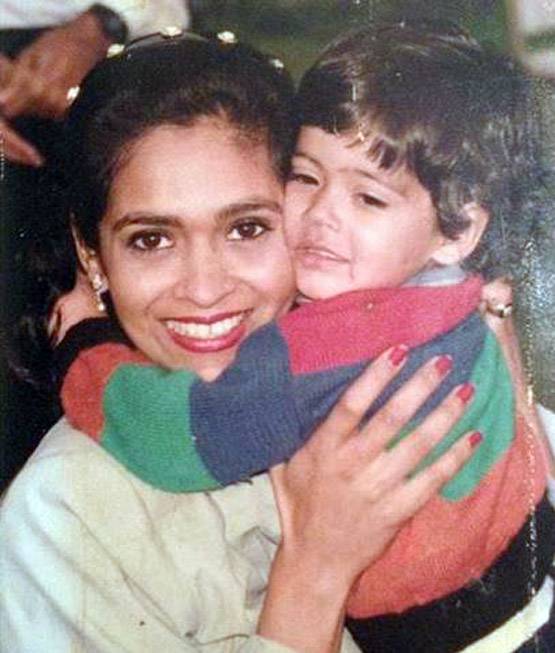 पूनम पांडे संग रहा अफेयर, अब संन्यास लेने जा रहे विनोद खन्ना के बेटे