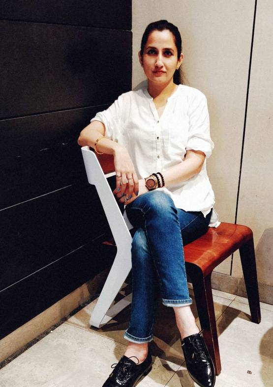 MNC छोड़ शुरू किया कपड़े प्रेस करने का काम, आज करोड़ों में कमाई