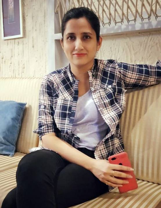 MNC छोड़ शुरू किया कपड़े प्रेस करने का काम, आज करोड़ों में कमाई