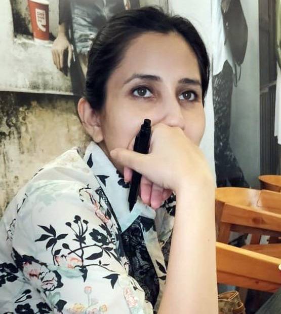 MNC छोड़ शुरू किया कपड़े प्रेस करने का काम, आज करोड़ों में कमाई