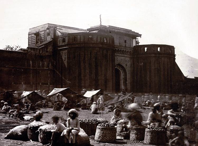 मराठा पावर सेंटर था 'शनिवार वाड़ा', उद्धव के शपथ मंच के मायने