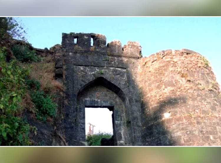 वो किला जिस पर तानाजी ने फहराया था मराठा ध्वज