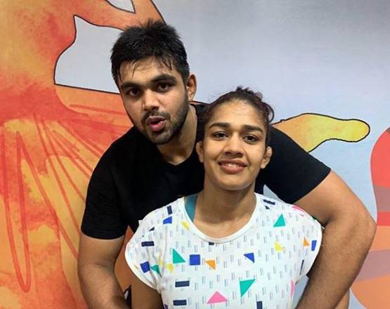 कौन हैं बबीता फोगाट के होने वाले पति विवेक, कहां करते हैं जॉब
