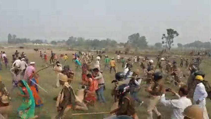 जमीन पर गिरा किसान, पुलिस के हाथ में लाठी, अन्नदाता पर कहर