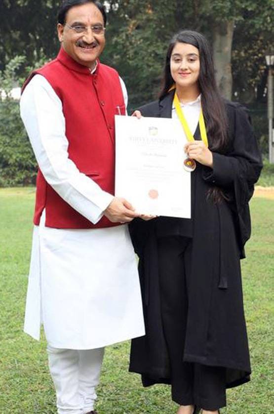 जानें- क्या करती हैं निशंक की तीनों बेटियां, पिता को है नाज