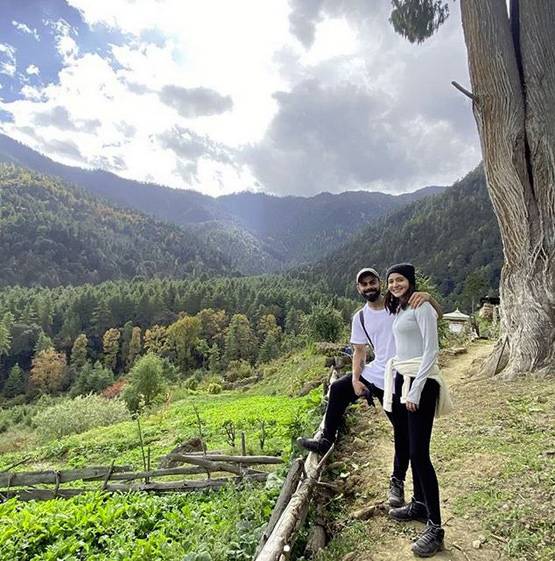 चर्चा में अनुष्का-विराट का रोमांटि‍क भूटान वेकेशन, देखें लेटेस्ट तस्वीरें