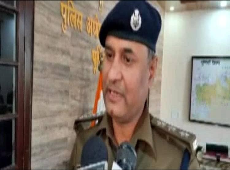 पंचायत का तुगलकी फरमान, नाजायज संबंध के आरोप पर चटवाया थूक, तोड़ा हाथ