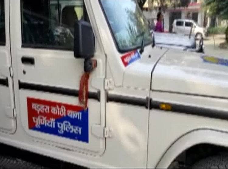 पंचायत का तुगलकी फरमान, नाजायज संबंध के आरोप पर चटवाया थूक, तोड़ा हाथ