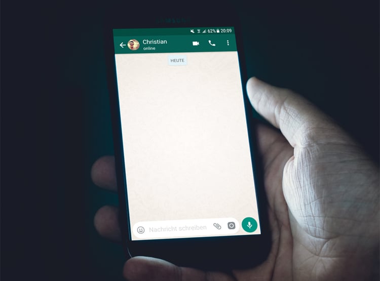 WhatsApp पर आने वाले वीडियो से हो जाएं सावधान, हो सकती है जासूसी