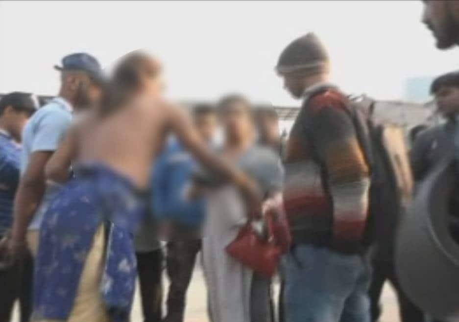 किन्नरों का हाई वोल्टेज ड्रामा, पुलिस ने रोका तो उतारे कपड़े