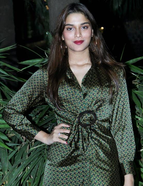 सलमान की बहन की क्रिसमस पार्टी, तैमूर समेत पहुंचे ये सितारे