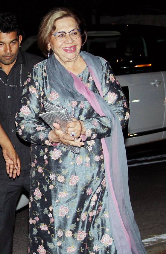 सलमान की बहन की क्रिसमस पार्टी, तैमूर समेत पहुंचे ये सितारे