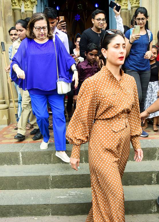 चर्च के बाहर करीना ने बच्ची को किया इग्नोर, ट्रोल्स बोले- इतना घमंड