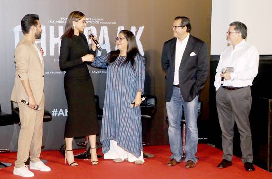 छपाक ट्रेलर लॉन्च पर रो पड़ीं दीपिका, नहीं थमे आंसू, हुईं स्पीचलेस