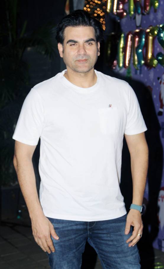 सलमान की बहन की क्रिसमस पार्टी, तैमूर समेत पहुंचे ये सितारे