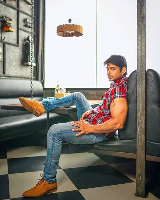 BB13 के फिक्सड विनर हैं सिद्धार्थ? KRK ने किया चौंकाने वाला खुलासा