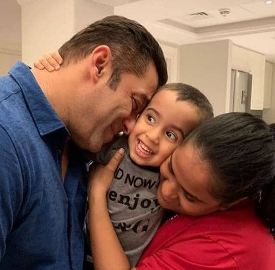 आयत के पैदा होने पर वायरल हुई भांजे संग सलमान की ये तस्वीरें