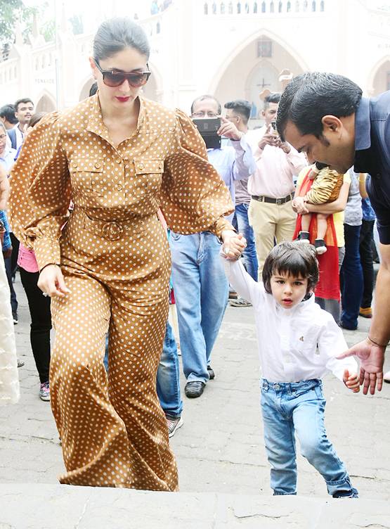 चर्च के बाहर करीना ने बच्ची को किया इग्नोर, ट्रोल्स बोले- इतना घमंड