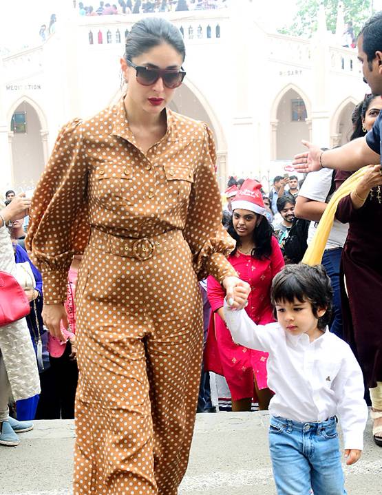 चर्च के बाहर करीना ने बच्ची को किया इग्नोर, ट्रोल्स बोले- इतना घमंड