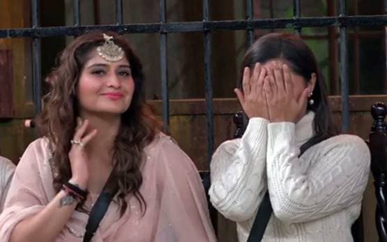 देवोलीना के जाने से दुखी रश्मि, सलमान ने ली चुटकी