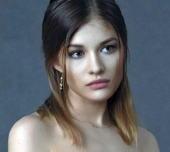 शादीशुदा आदमी से प्यार ने यूं बर्बाद कर दी इस लड़की की जिंदगी