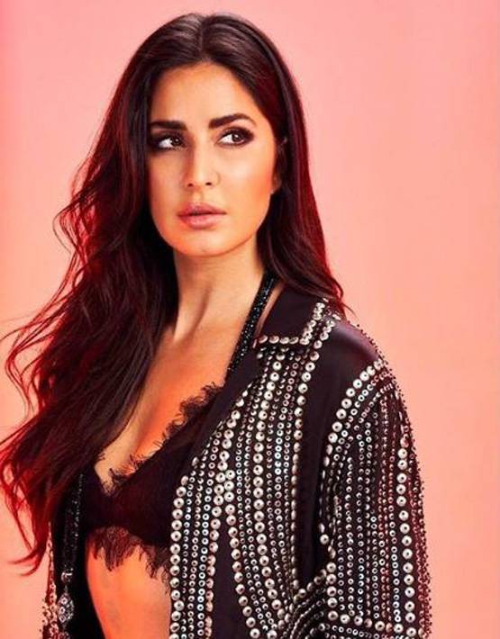 कटरीना को पीछे छोड़ हिना बनीं तीसरी सेक्सिएस्ट एशियन वुमन, नंबर 1 पर ये एक्ट्रेस