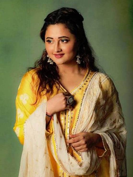 10 साल छोटे लक्ष्य संग रश्मि ने रखा रिश्ता, हुआ ब्रेकअप!