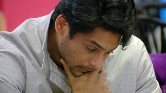 मां की चिट्ठी पढ़ खूब रोए सिद्धार्थ, असीम से माफी मांगकर लगाया गले