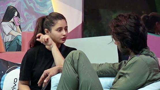 BB: सिद्धार्थ संग विवाद का सच बताएंगी रश्मि देसाई? अरहान ने दिया इशारा