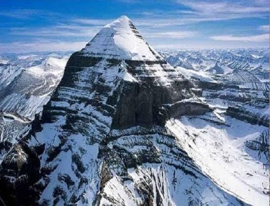 एवरेस्ट से कम ऊंचाई, फिर भी आज तक कोई क्यों न चढ़ सका कैलाश पर्वत?