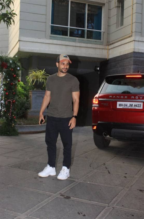 3 साल के हुए तैमूर, करीना-सैफ ने रखा बर्थडे सेलिब्रशन, पहुंचे ये सितारे